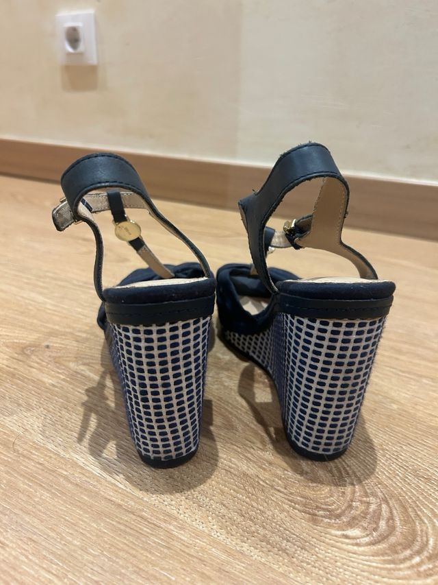 Zeppe blu eleganti e comode