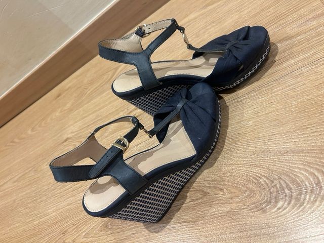 Zeppe blu eleganti e comode