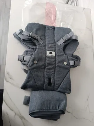 Mochila porta bebés gris