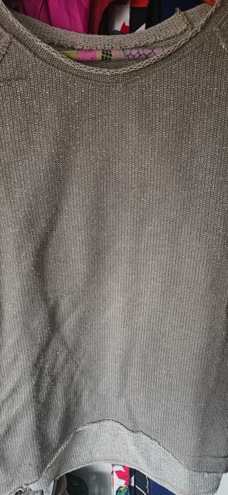 Jersey plateado y beige