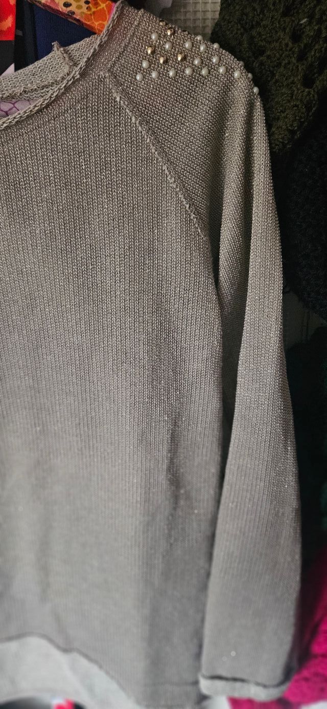 Jersey plateado y beige