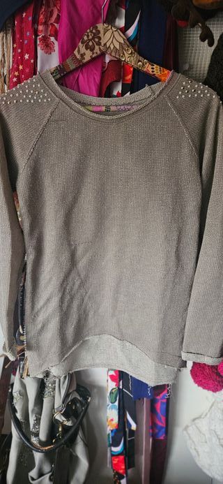 Jersey plateado y beige