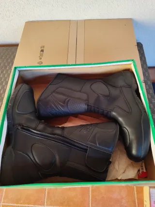 Botas de moto negras número 48