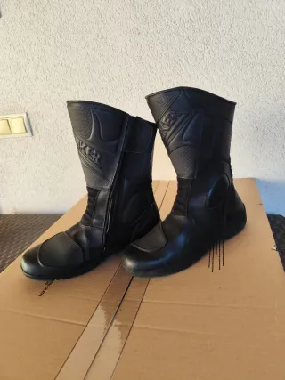 Botas de moto negras número 48