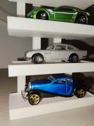 Hot Wheels + Espositore autocostruito 4 Livelli