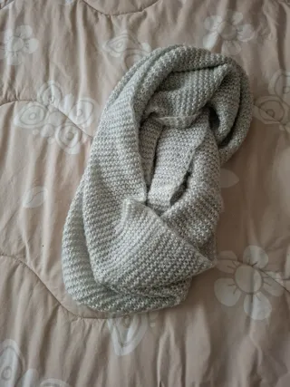 Scaldacollo grigio e argento