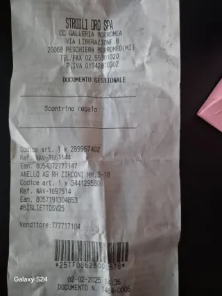 Anello solitario in argento e zircone