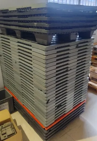 Palet de plástico europeo