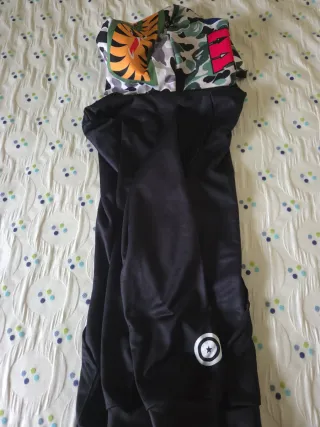 Sudadera con cremallera y capucha Talla L