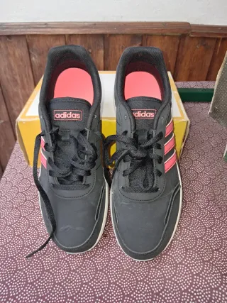 Zapatillas Adidas Negras y Rosas