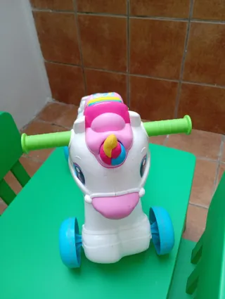 Caballito unicornio musical