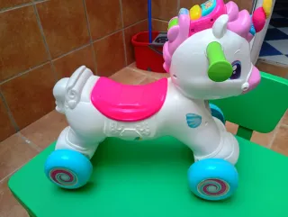 Caballito unicornio musical