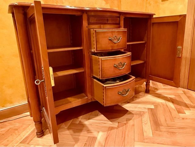 Aparador de pasillo de madera