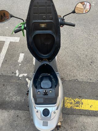 Peugeot V-Clic 49Cc 2009