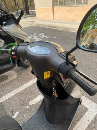 Peugeot V-Clic 49Cc 2009