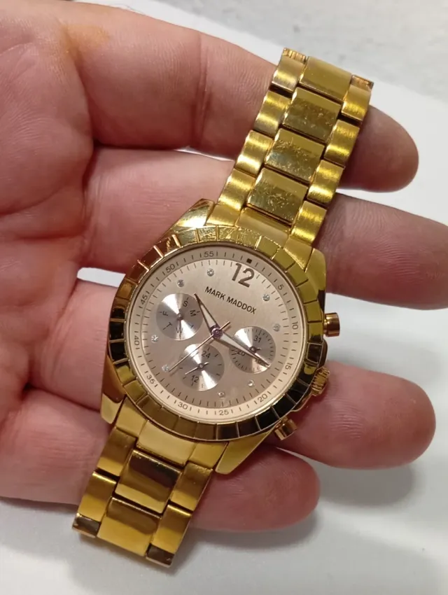 Reloj Mark Maddox Dorado
