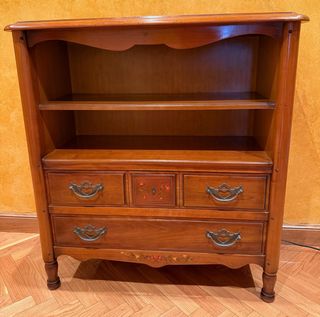 Aparador de madera con cajones