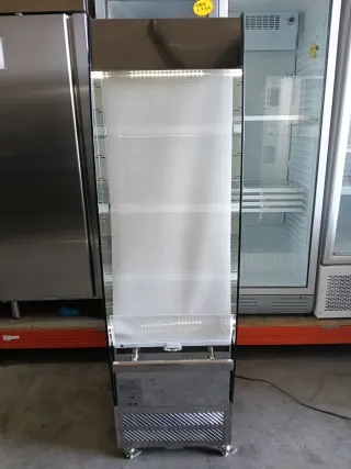 Vitrina mural refrigerada