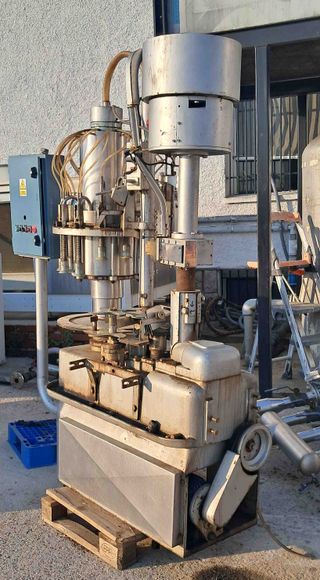 Máquina llenadora de botellas industrial