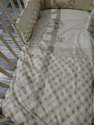 Cuna con TODO: colchón, protector y ropa de cama