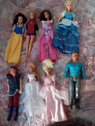 Barbie e Disney Dolls Varie
