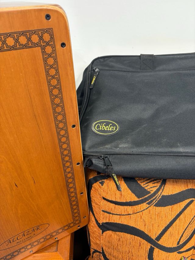 Cajón Alcázar Milonga con funda