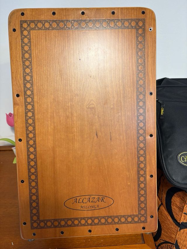 Cajón Alcázar Milonga con funda