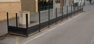 Mampara cortavientos para terraza bar