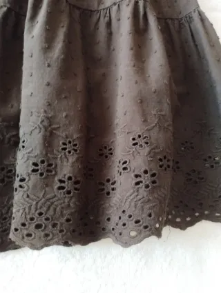 Falda larga marrón con bordados