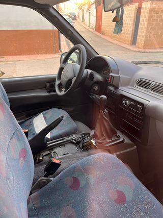 Nissan Serena 1999