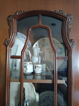 Regalamos Mueble vitrina de madera y cristal