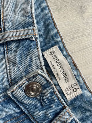 Pantalones vaqueros anchos efecto desgaste