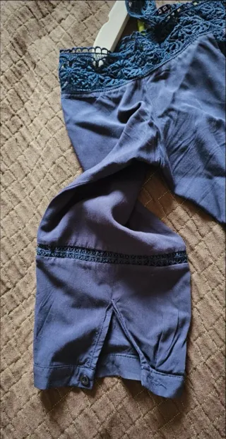 Blusa azul hombros descubiertos