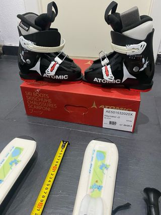 Esquis y botas niño .