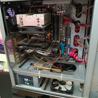 Torre Ordenador *Leer*