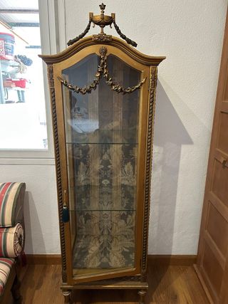 Vitrina antigua estilo clásico dorada (pan de oro)