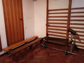 Conjunto Gimnasio: Banco, Barra y Pesas