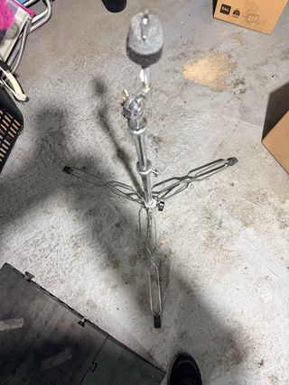 Pie de plato para batería