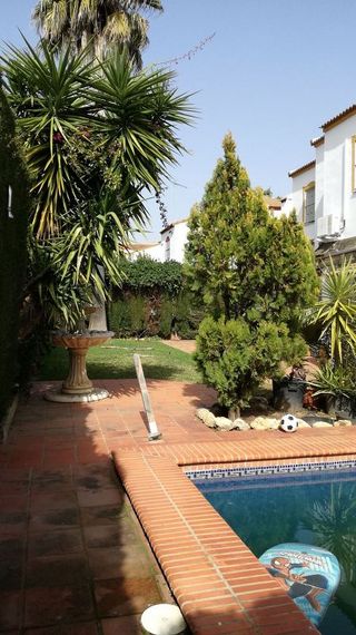 Casa pareada en alquiler en Sanlúcar la Mayor