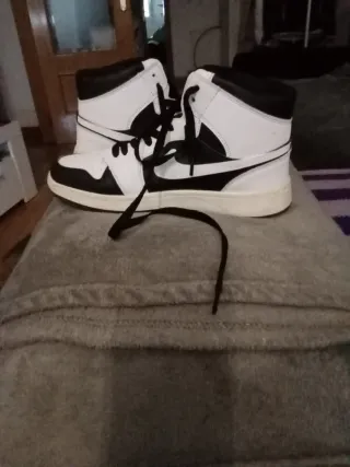 Nike Deportivas Blancas y Negras