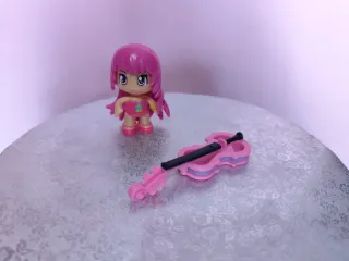 Muñeca Mini Rosa con Violín