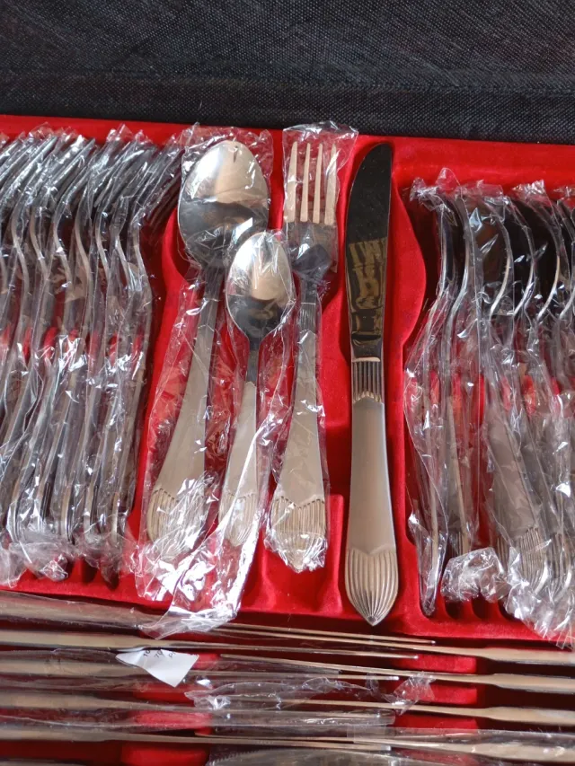 Cubertería 72 piezas