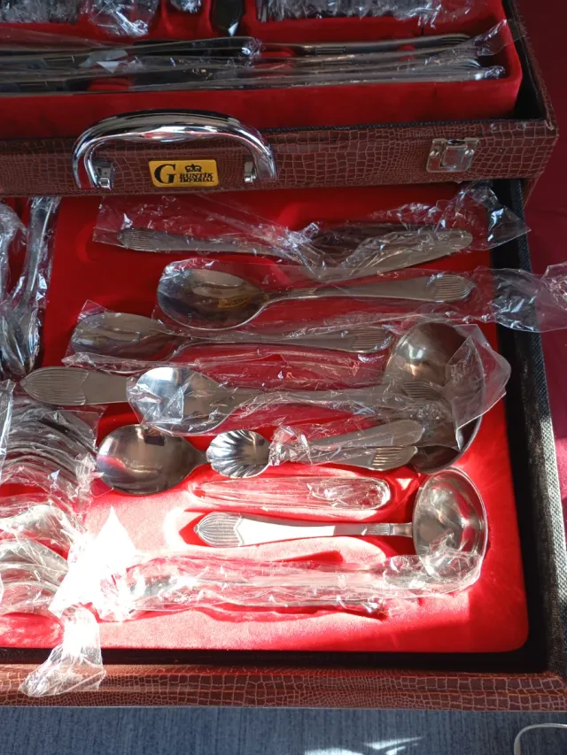 Cubertería 72 piezas