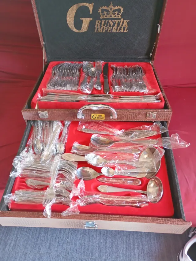 Cubertería 72 piezas