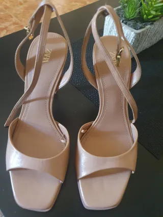 Sandalias Zara Tacón Beige