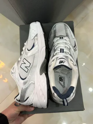 New Balance 530 Talla 40 Blanco Plata Marino