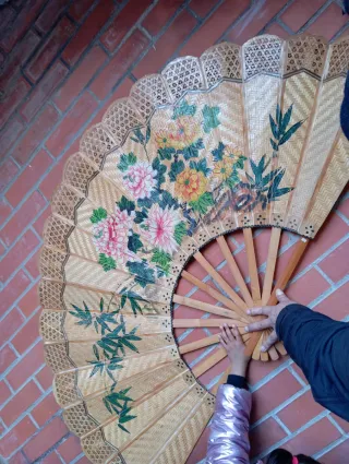 Abanico japonés gigante decorado