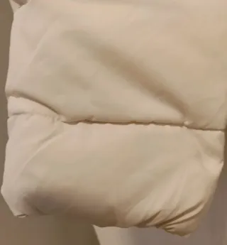 Cazadora acolchada beige