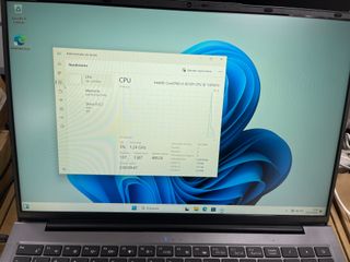 Portátil 15.6 i5-8210Y, 16GB RAM, SSD 512GB P4