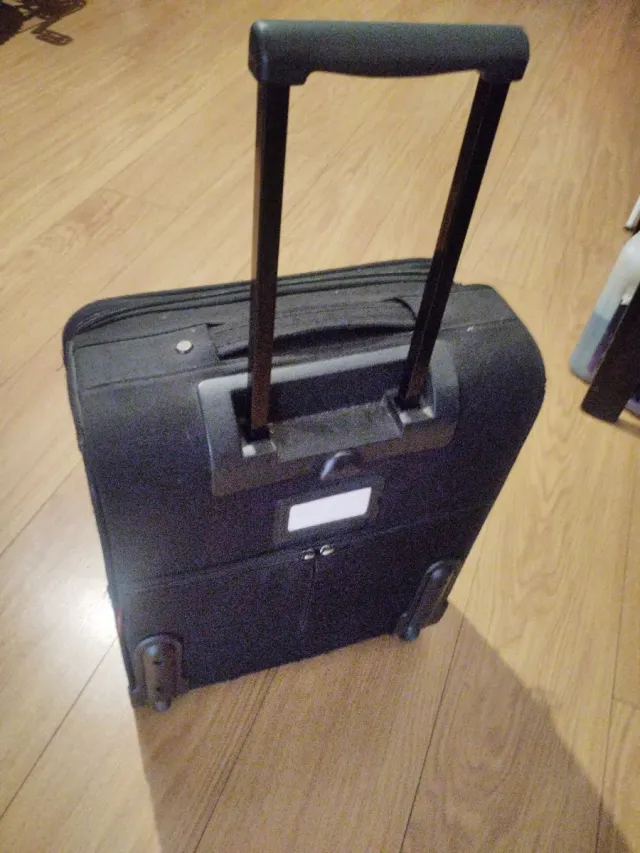 Maleta de viaje negra